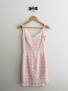 Caché 90s Sleeveless Crochet Lace Beaded Mini Dress in Blush Pink size 2
